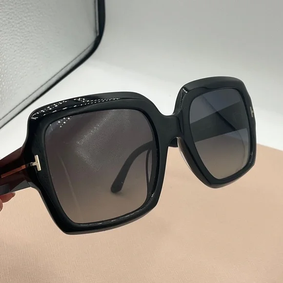 Tom Ford Black Gradient Square Sunglasses - Picture 7 of 7